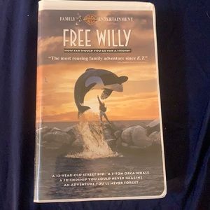 Free Willy VHS